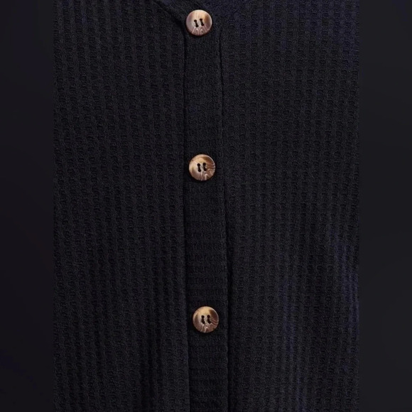 Torrid | Black Waffle Button-Front Tie-Front Top Blouse Plus Size 2X - Picture 5 of 6